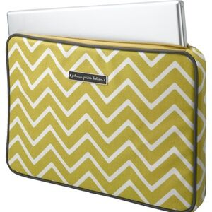 Petunia pickle bottom laptop case